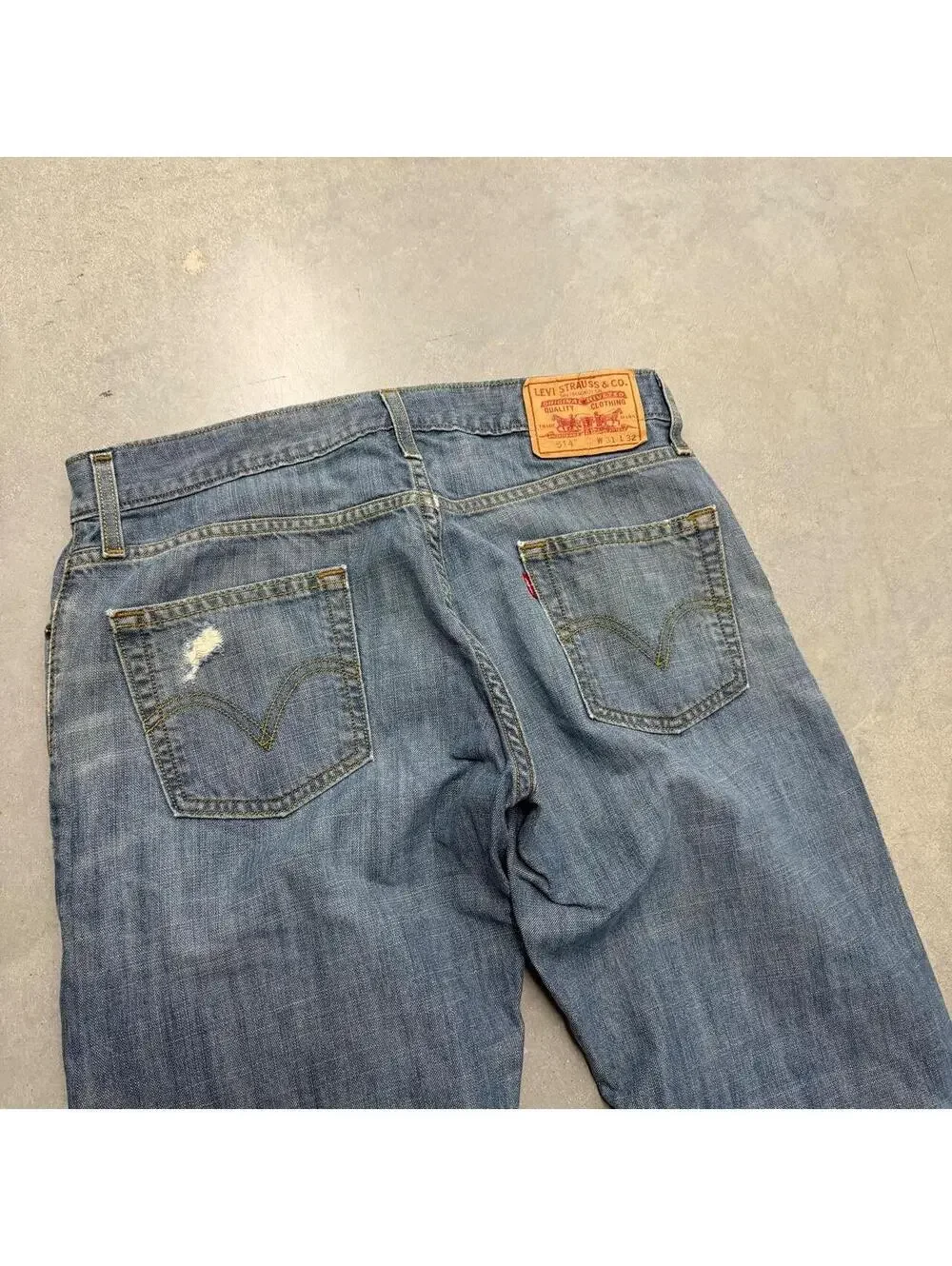 Y2K Men's Levi's 514 Blue Workwear Straight Jean Sized 31x32
